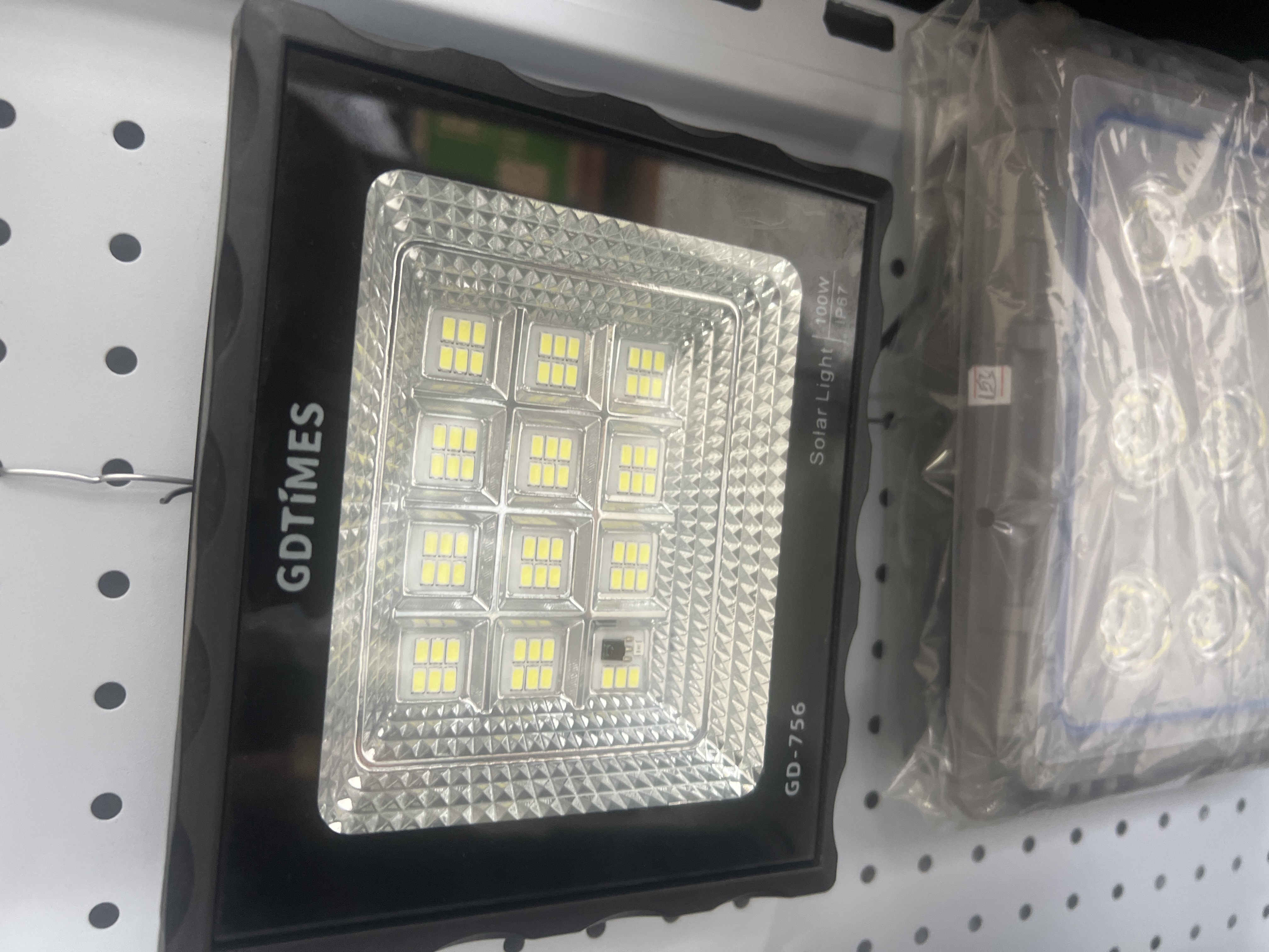 luz solar 100w GDTIMES