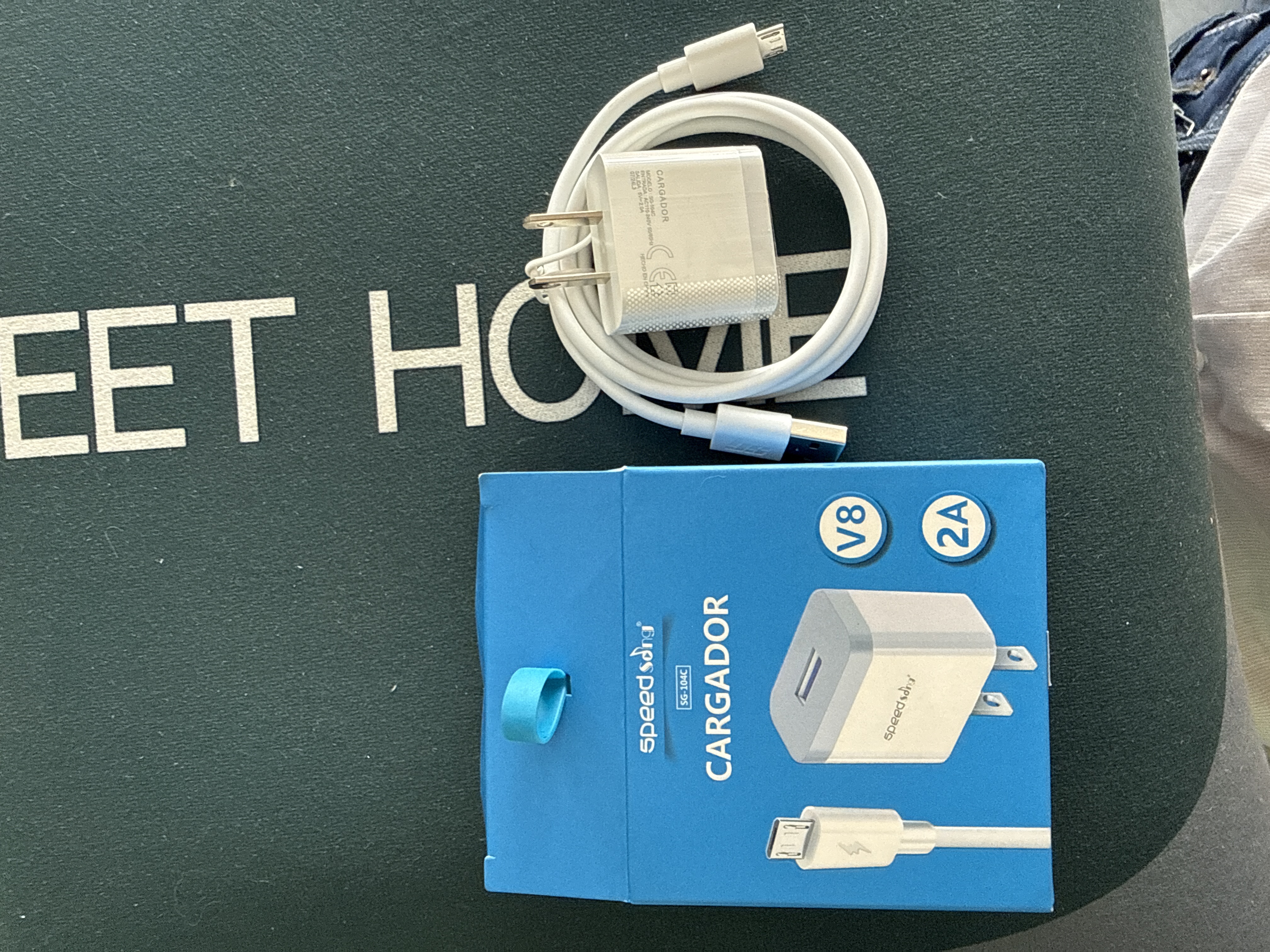 Cargador + cable v8 (redondo)