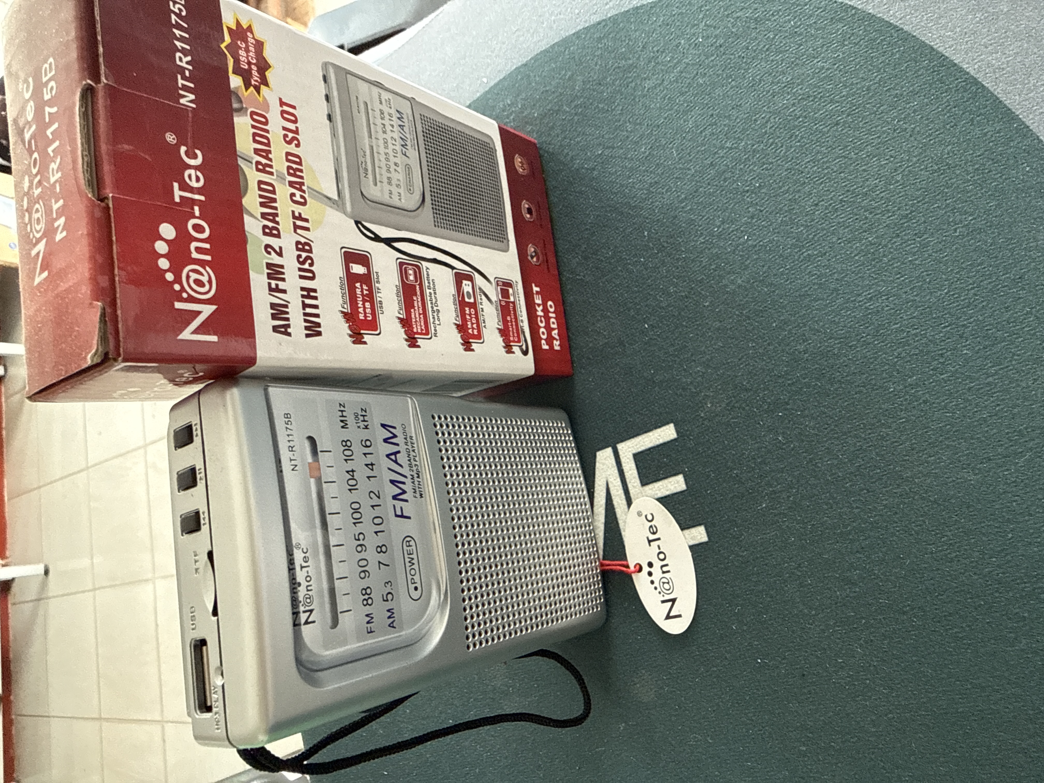 Parlante tipo Radio de Bolsillo MP3 Nano-Tec