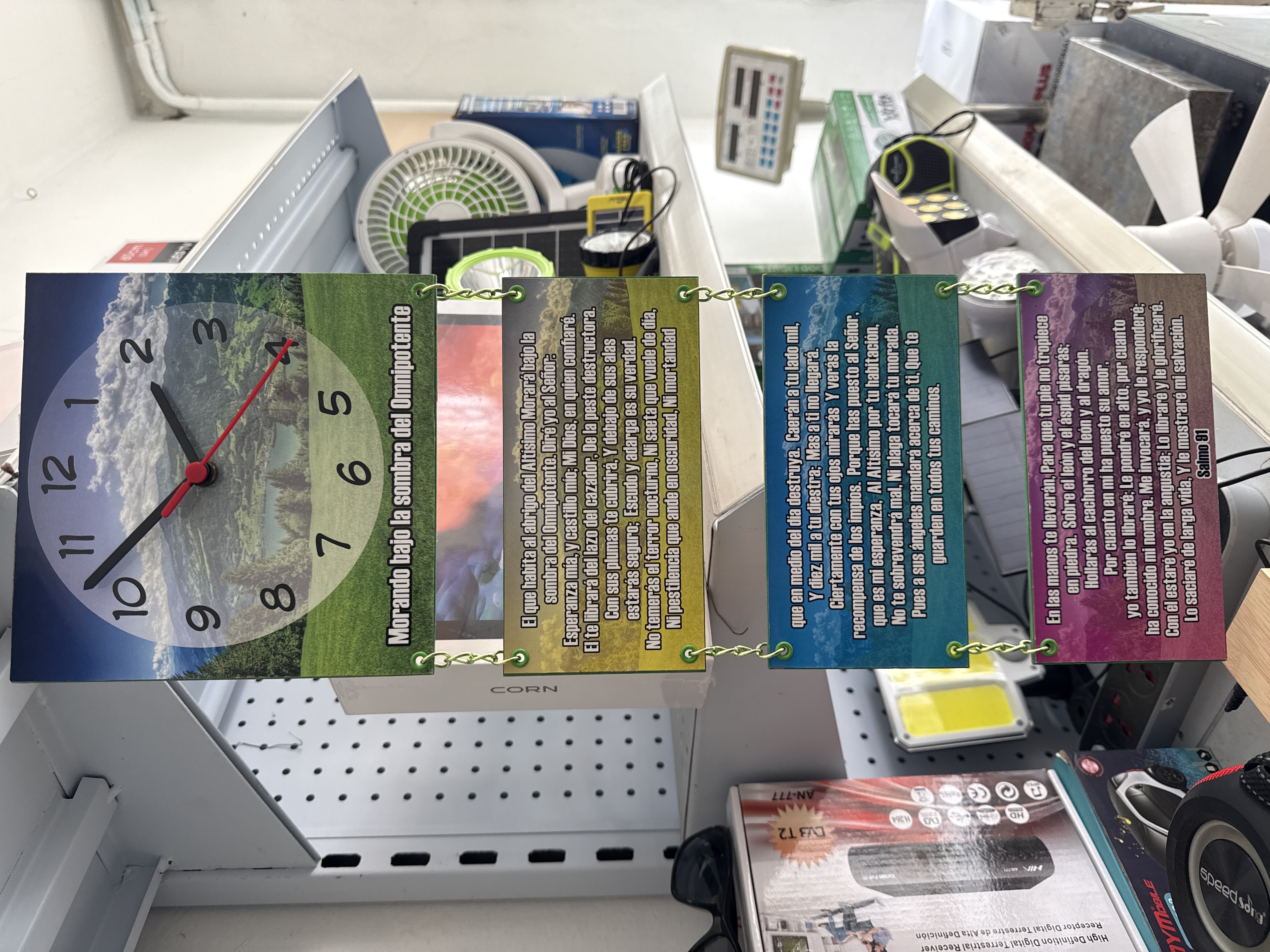 Reloj colgante análogo